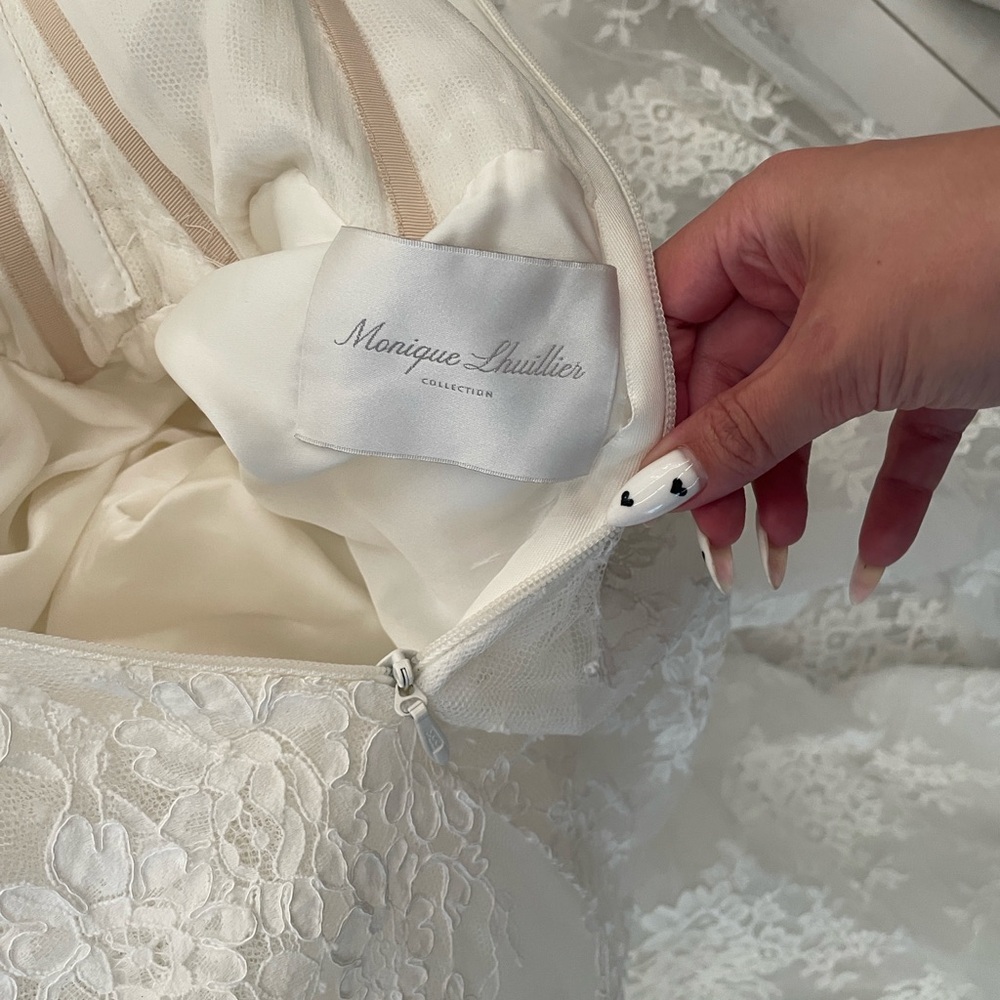 Monique Lhuillier Alexandra White Lace Wedding Dress - Picture 15 of 16